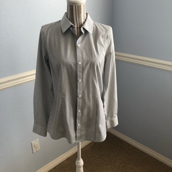 The Limited Tops - The limited shirt black and white size Medium